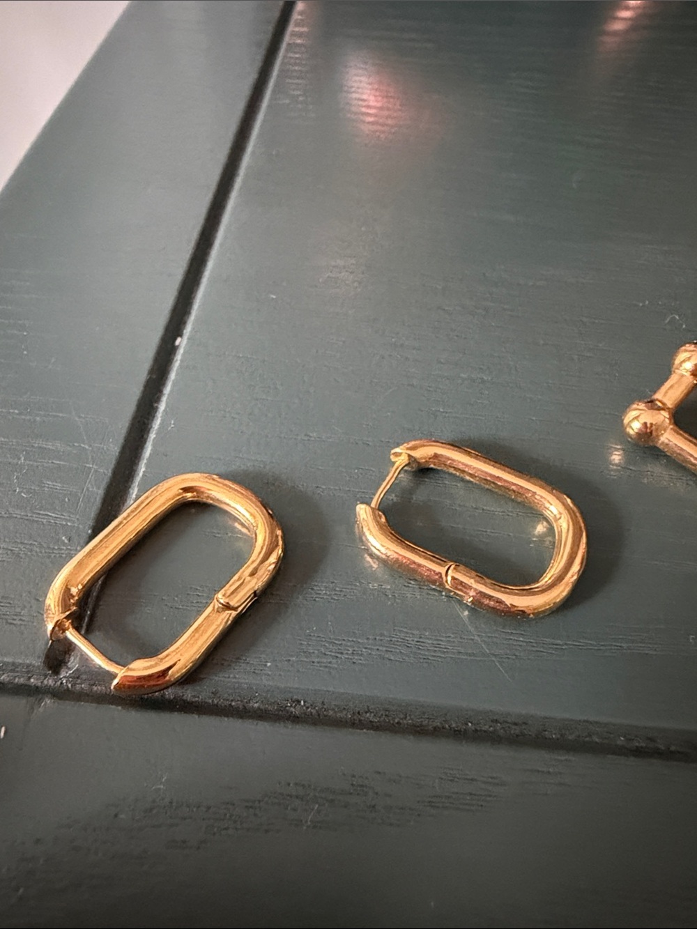 Gold Oval Link Hoop Earrings - Elegant Women's Jewelry - Picture 6 of 7